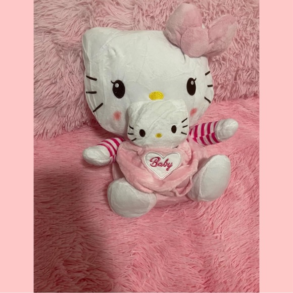 Hello kitty baby plush doll - Picture 2 of 3